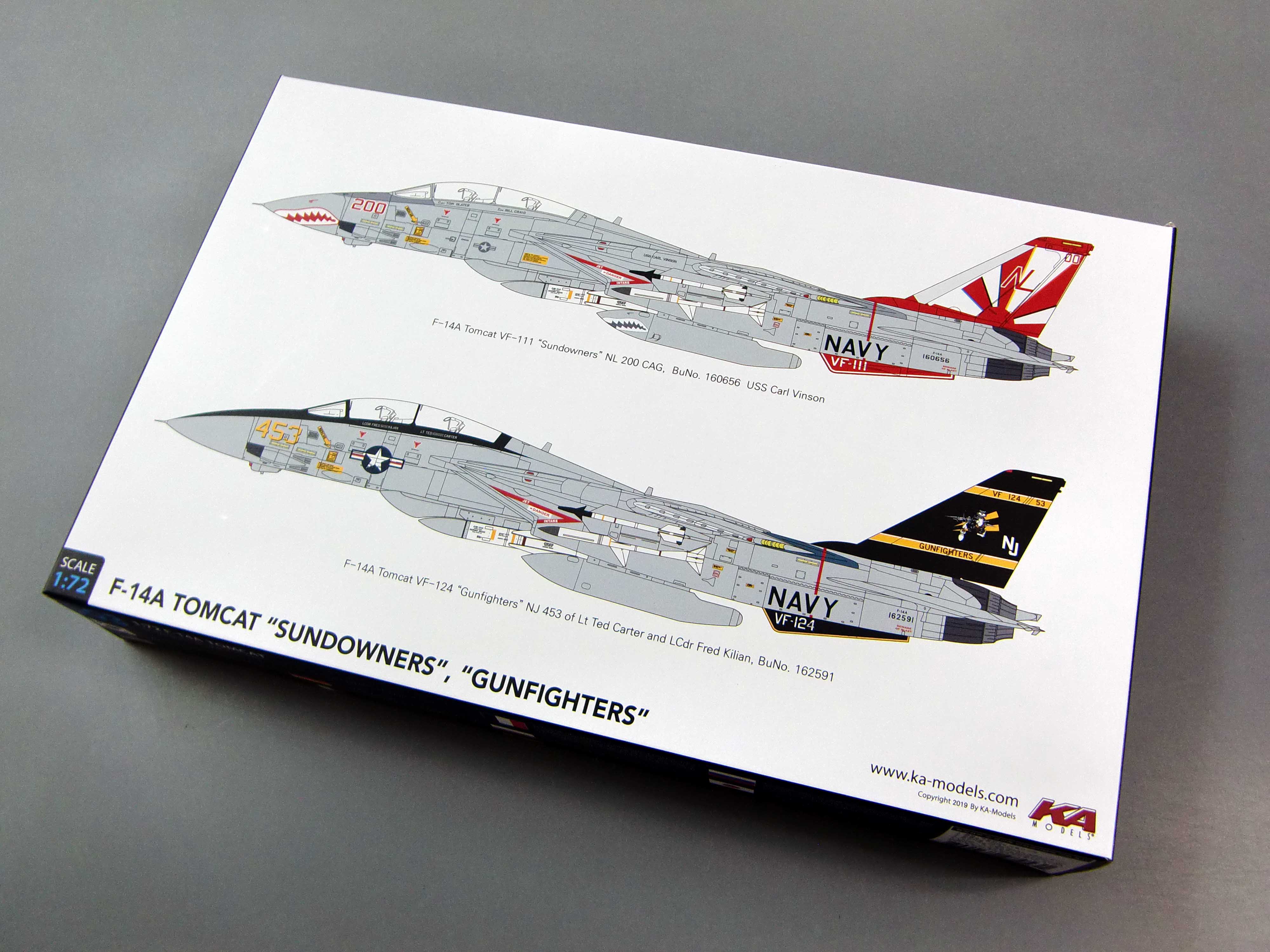 KAモデル 限定版 1/72 F-14 トムキャットが入荷しました。