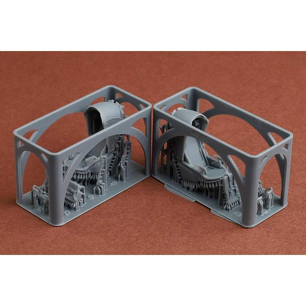 【新製品】48106 1/48 コンベア B-58 ハスラー 航空士/爆撃手 & 防御システム操作員用 脱出カプセル(2個入り)