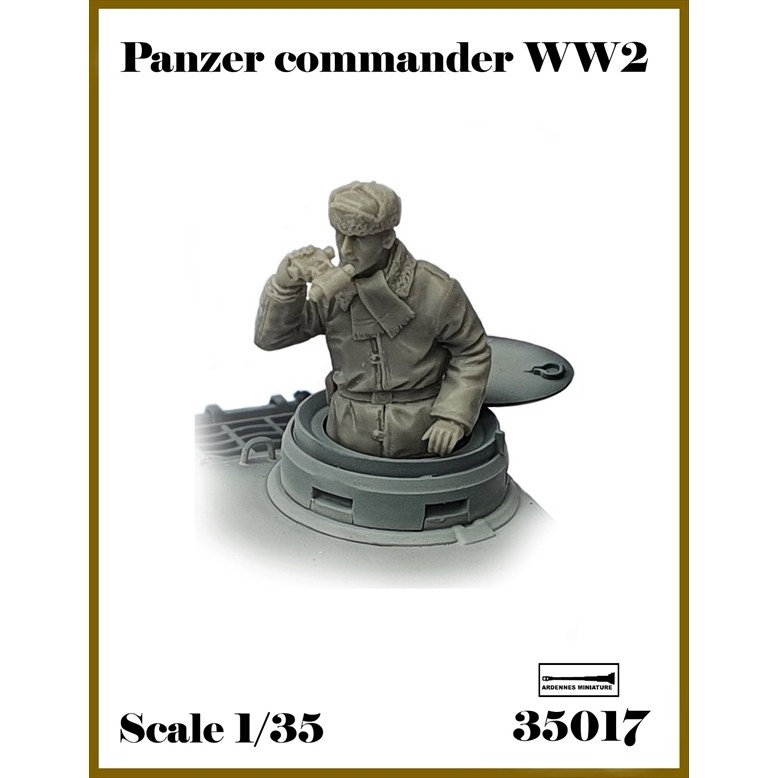 【新製品】AR35017 1/35 WWII ドイツ軍兵士＃3 前方を視察する車長(1体入)