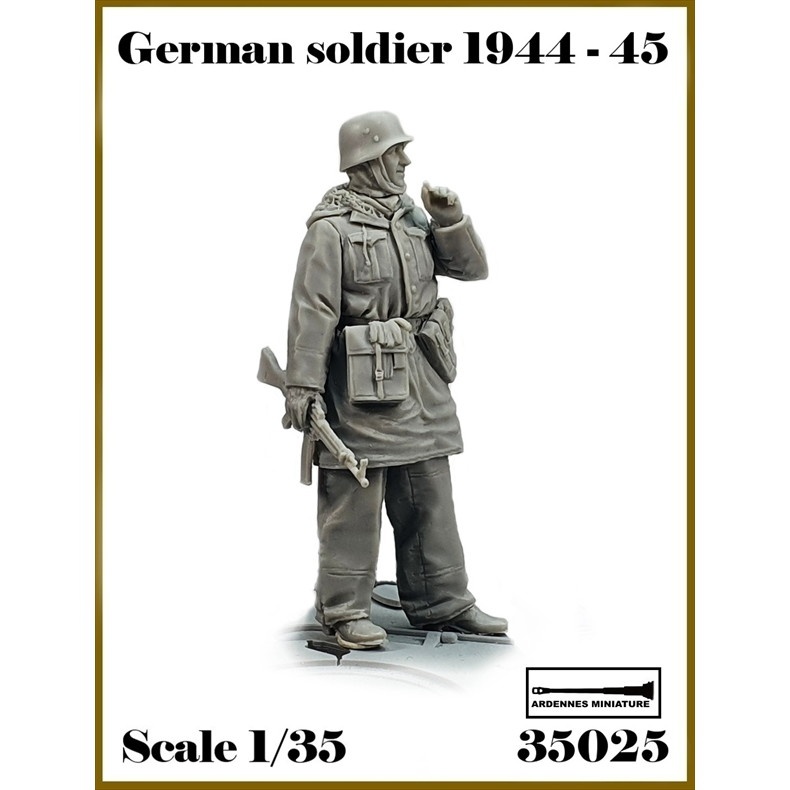【新製品】AR35025 1/35 WWII ドイツ軍兵士1944-45＃1 タバコを吸う下士官兵(1体入)