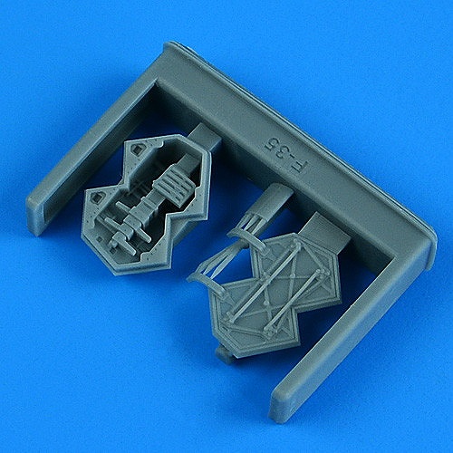 【新製品】72704 1/72 F-35A/B/C ライトニングII 搭乗ラダー (収納状態) (タミヤ用)