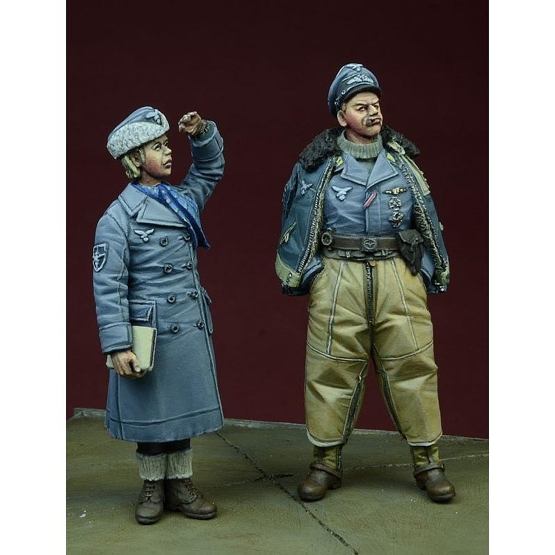 【新製品】DD35076)WWII 独 空軍パイロット&女性補助隊員(冬季)1942-1945(2体セット)