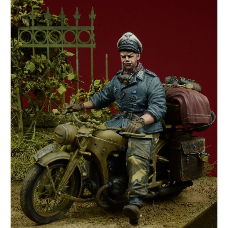 【新製品】DD35080)WWII 独 ヘルマンゲーリング師団 将校(バイク跨乗)