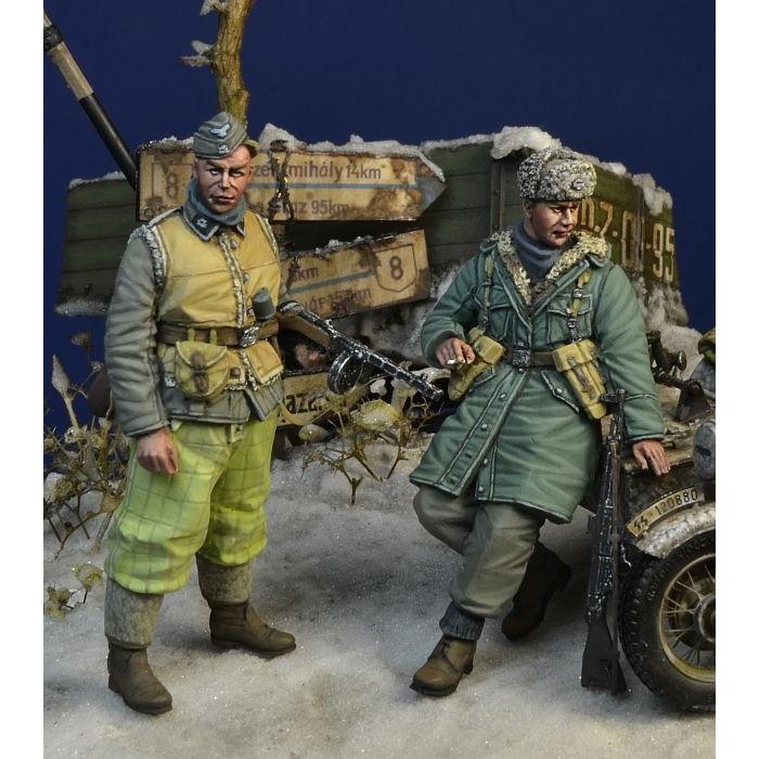 【新製品】DD35183 1/35 WWII ドイツ武装親衛隊 冬季装備擲弾兵セット(2体入) ハンガリー1945冬