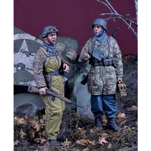 【新製品】DD35211 1/35 WWII ドイツ武装親衛隊 タンカーストラウザーズを履いた下士官と降下猟兵 アルデンヌ1944(2体セット)