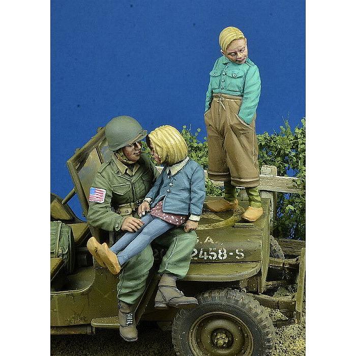 【新製品】DD35216 1/35 WWII アメリカ陸軍 空挺部隊員と少年少女たち 1944-45(3体セット)