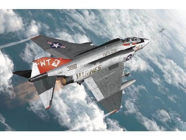 【新製品】12556)マクダネルダグラス F-4J ファントムII アメリカ海兵隊 VMFA-232 レッドデビルス